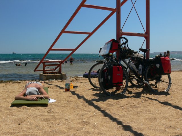 beachnearbyfeodosia2.jpg